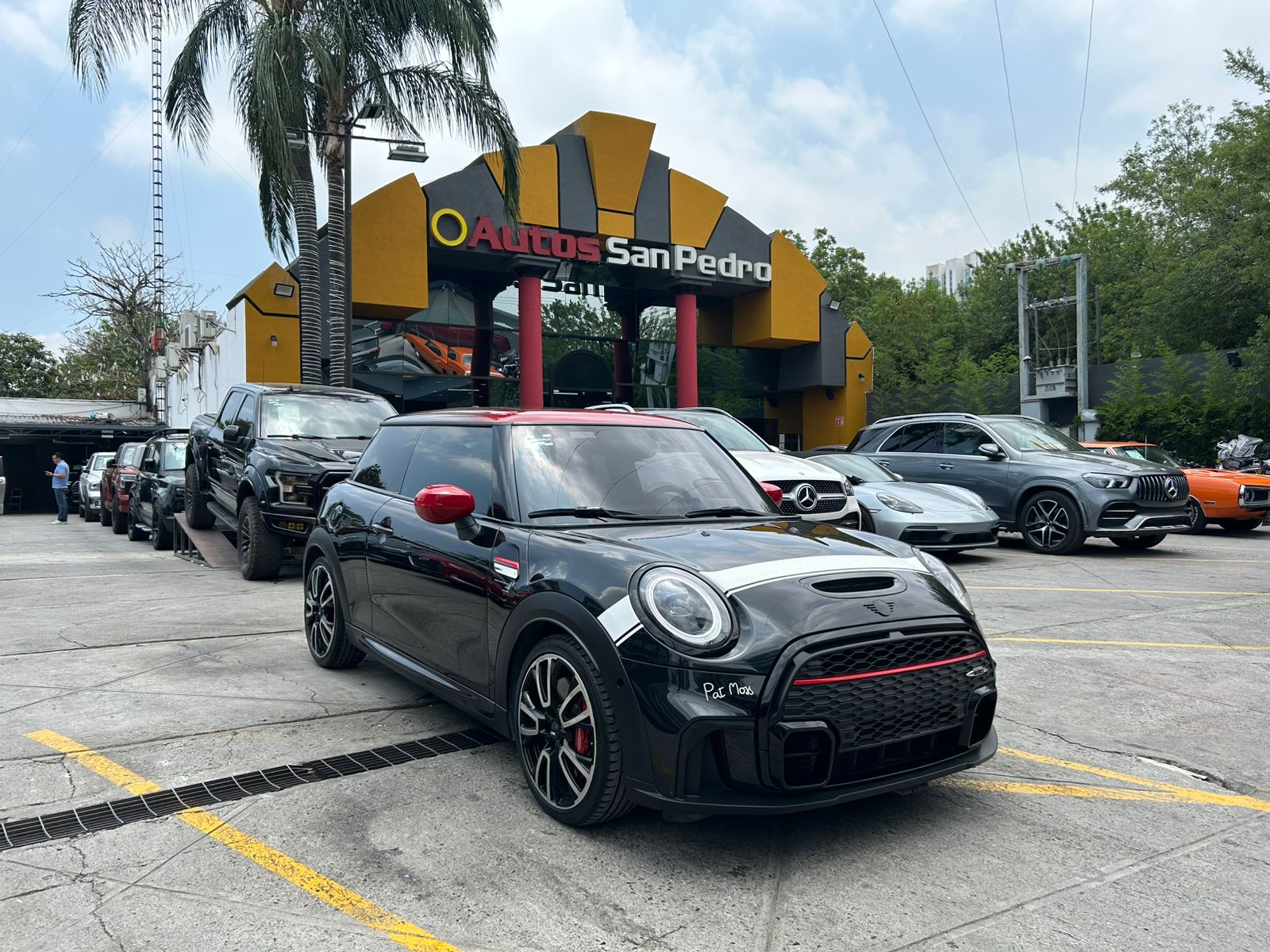 MINI Cooper John Cooper Works Pat Moss Edition