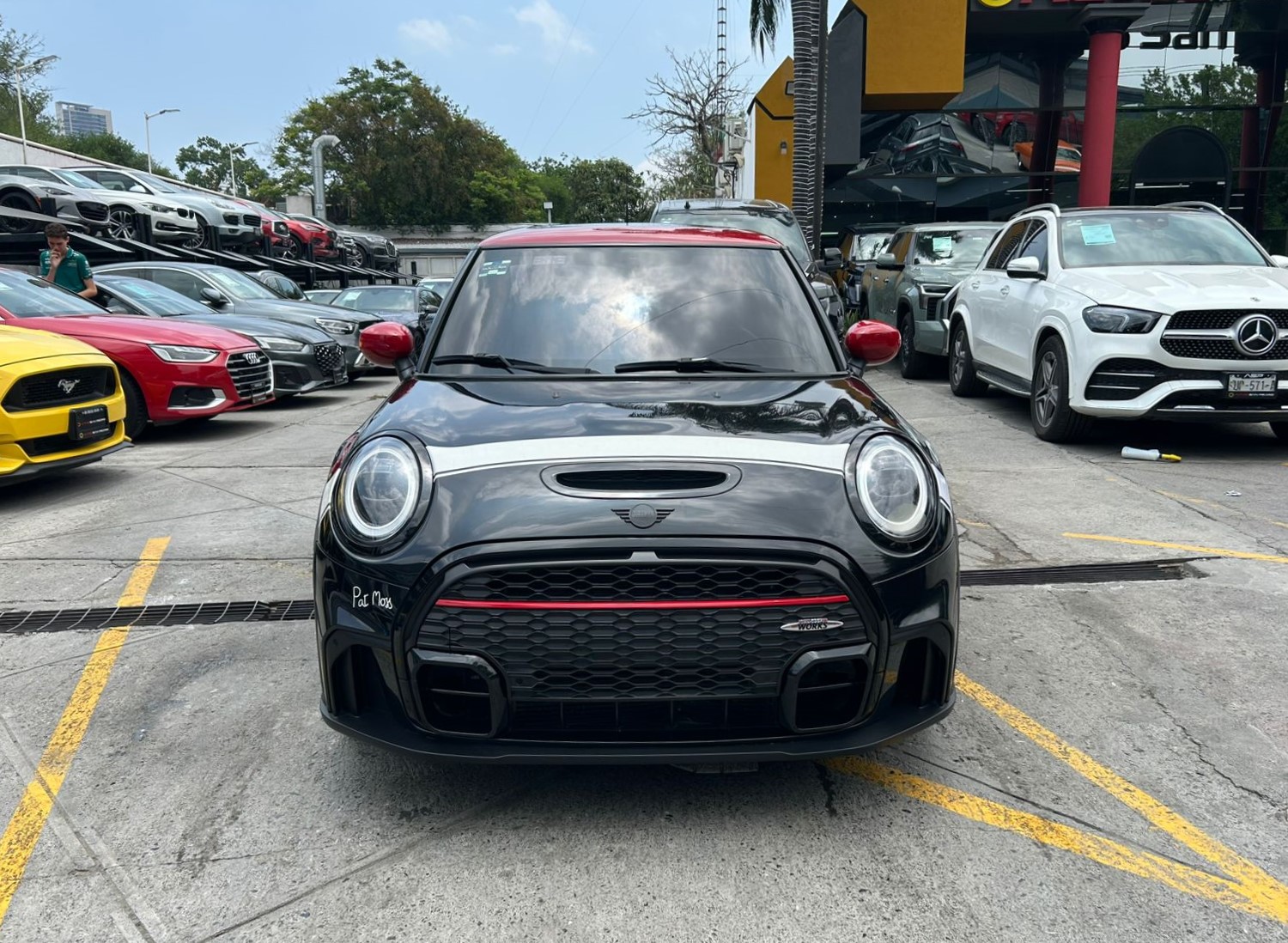 MINI Cooper John Cooper Works Pat Moss Edition