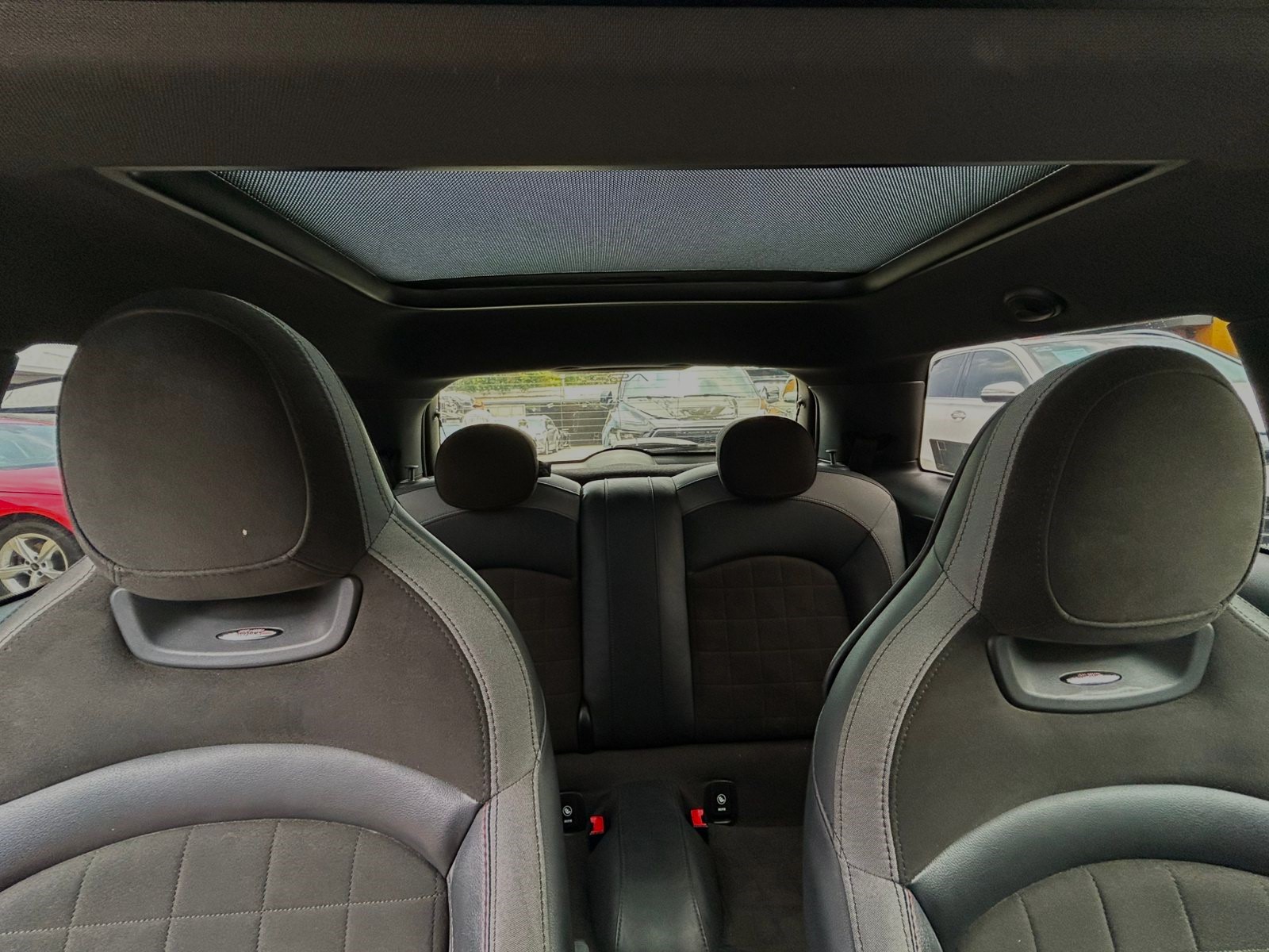 MINI Cooper John Cooper Works Pat Moss Edition