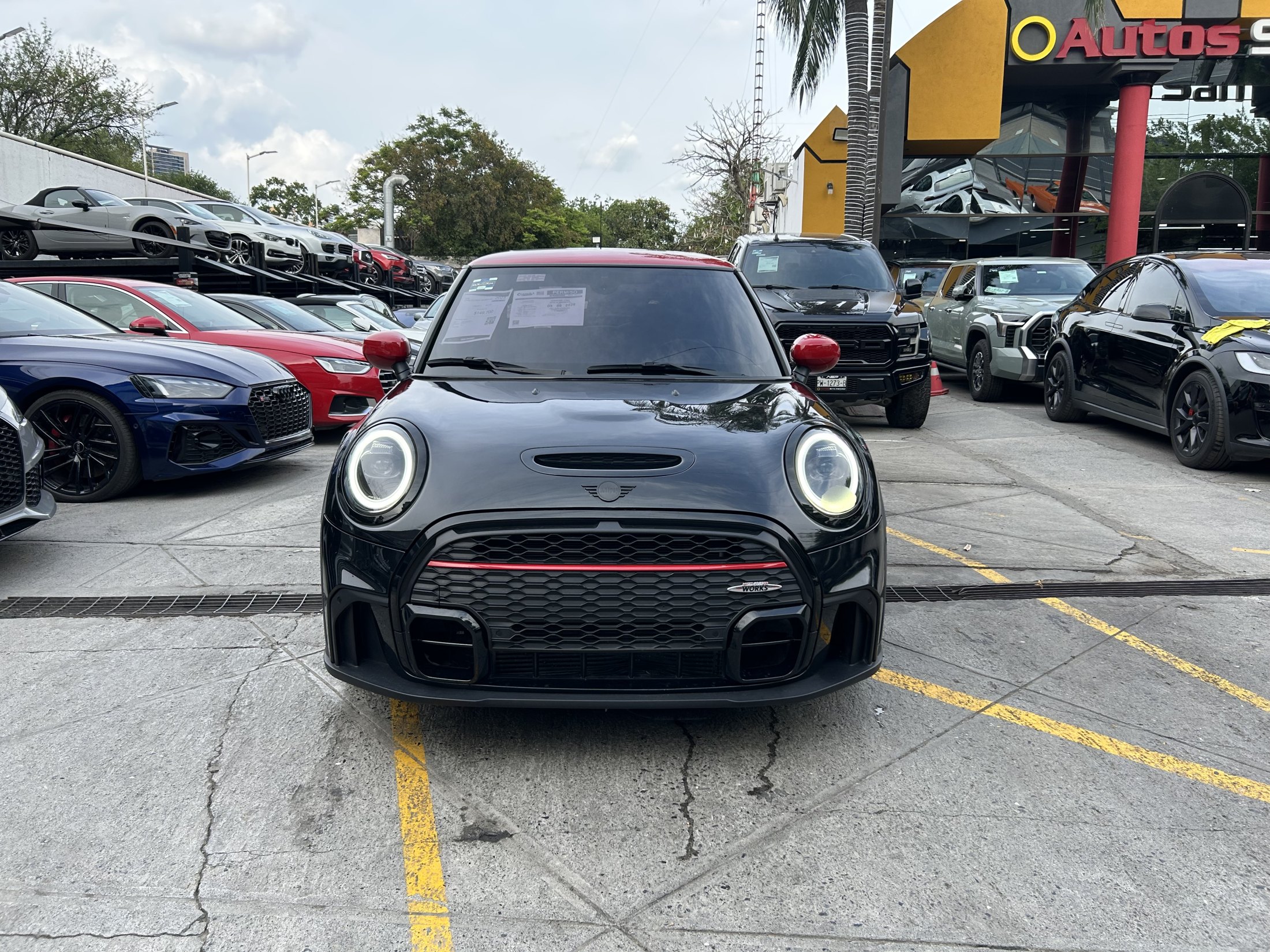 MINI Cooper John Cooper Works Pat Moss Edition