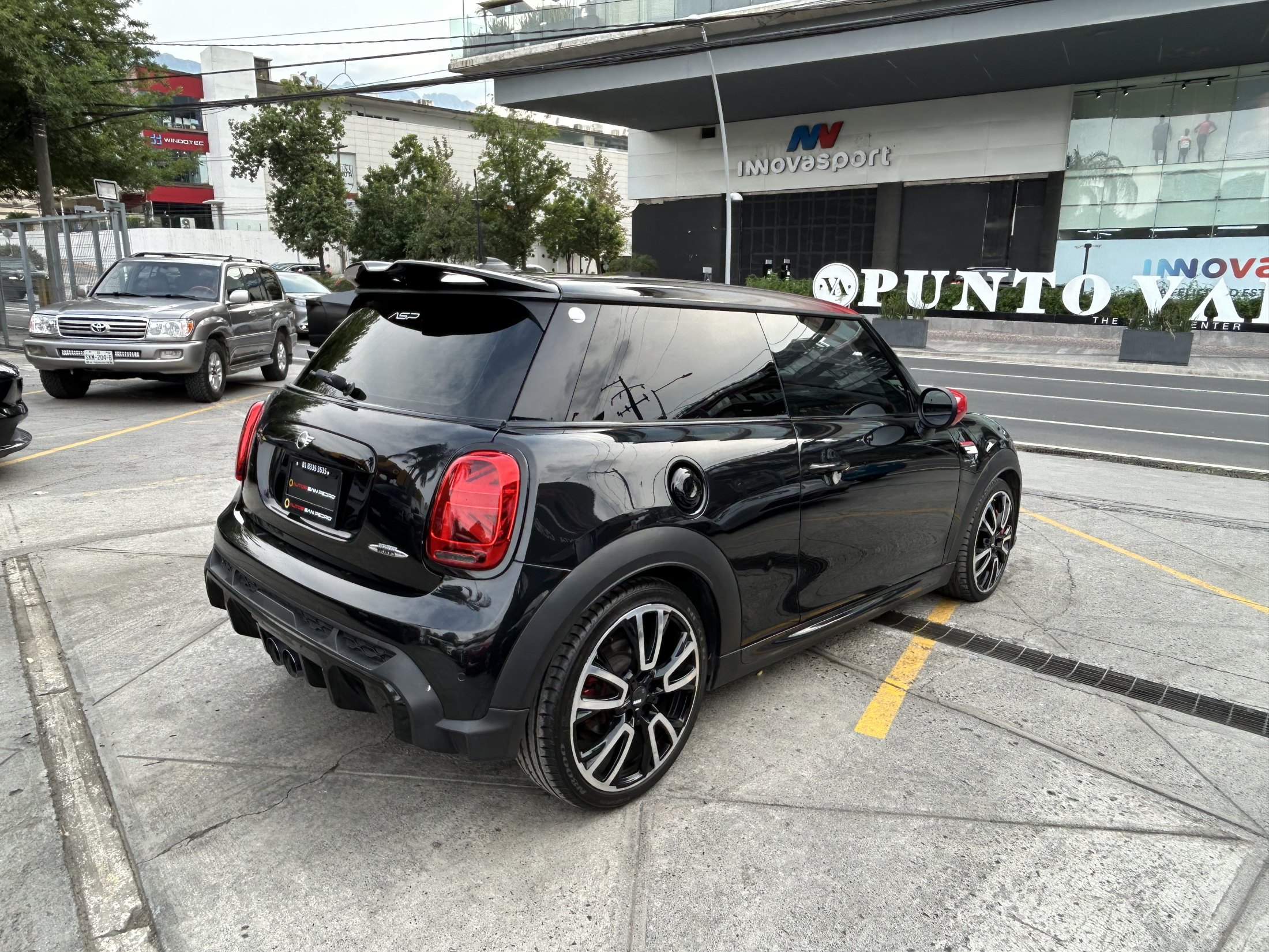 MINI Cooper John Cooper Works Pat Moss Edition