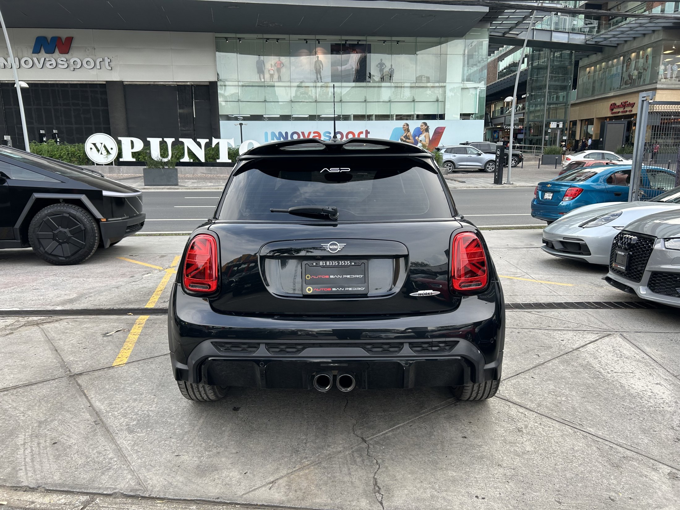 MINI Cooper John Cooper Works Pat Moss Edition