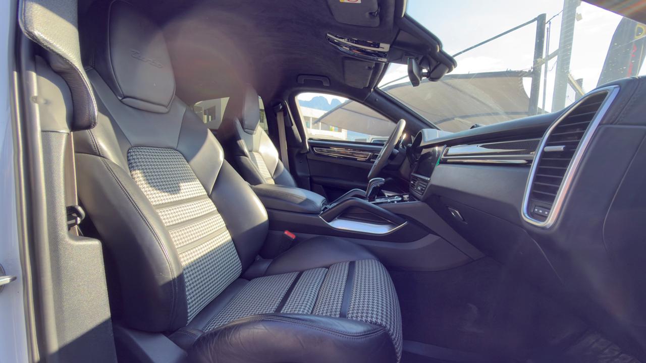 PORSCHE CAYENNE TURBO COUPE BLINDADA IV PLUS 2020