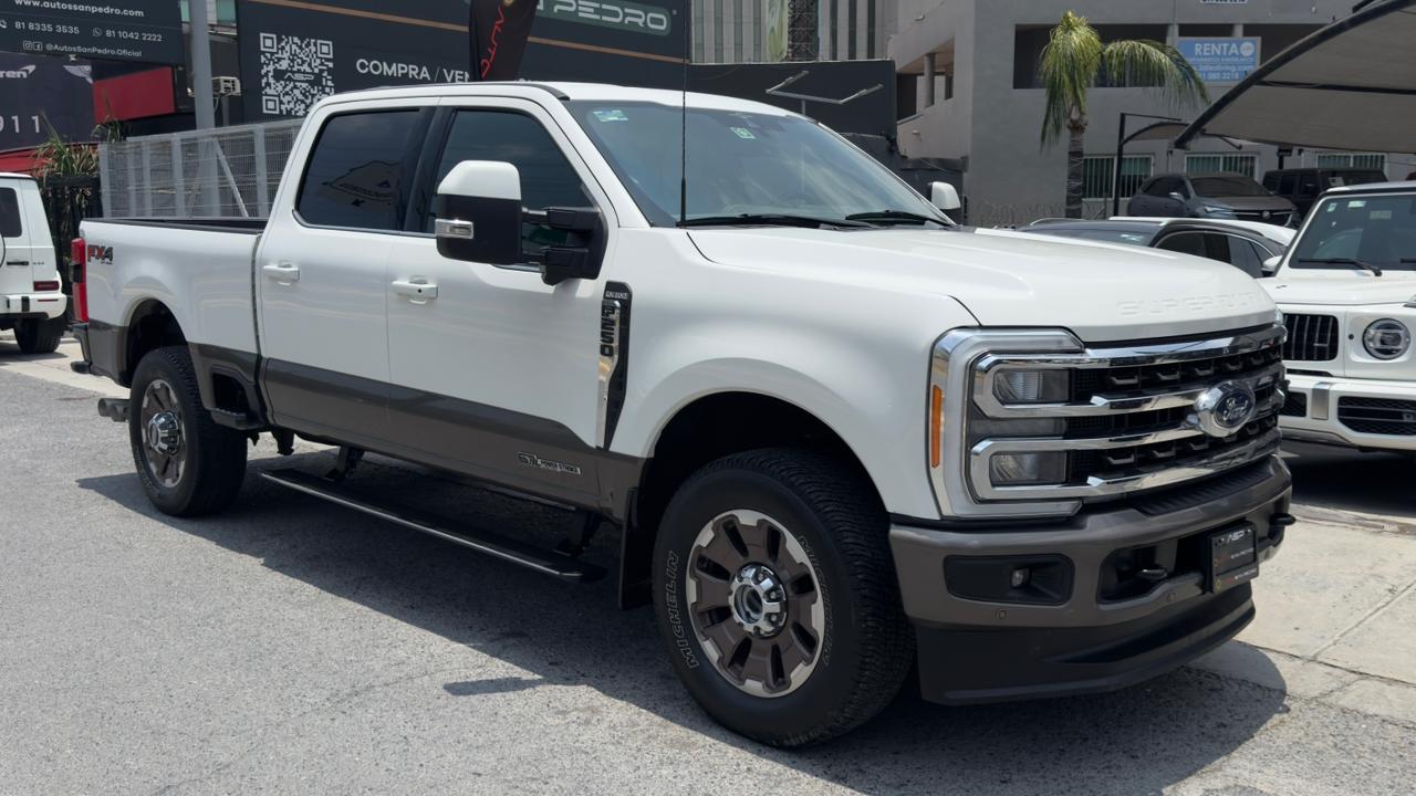 FORD SUPER DUTY KING RANCH 2023