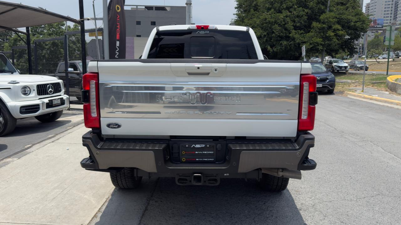 FORD SUPER DUTY KING RANCH 2023