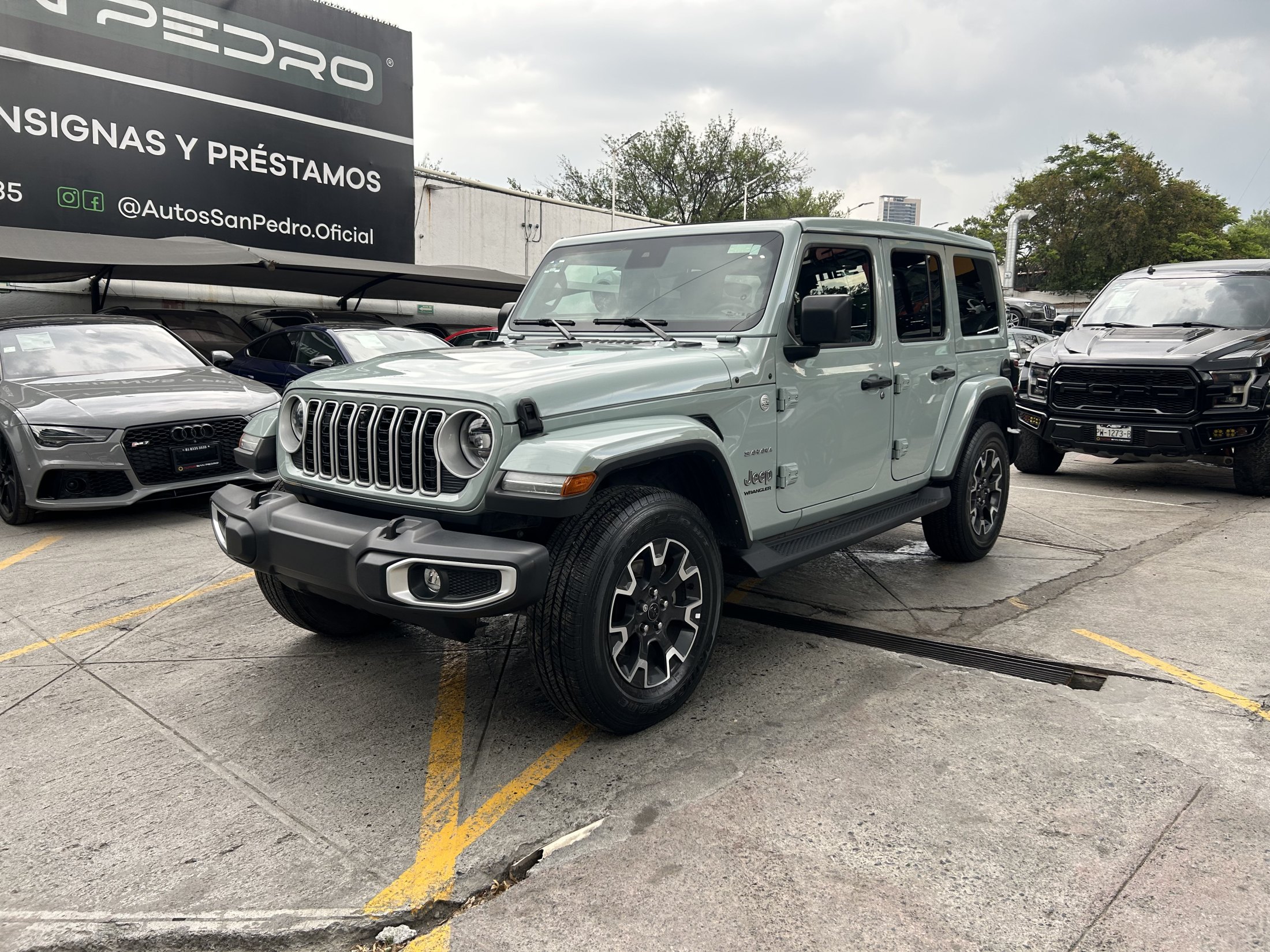 Jeep Wrangler Unlimited Sahara Sky Freedom