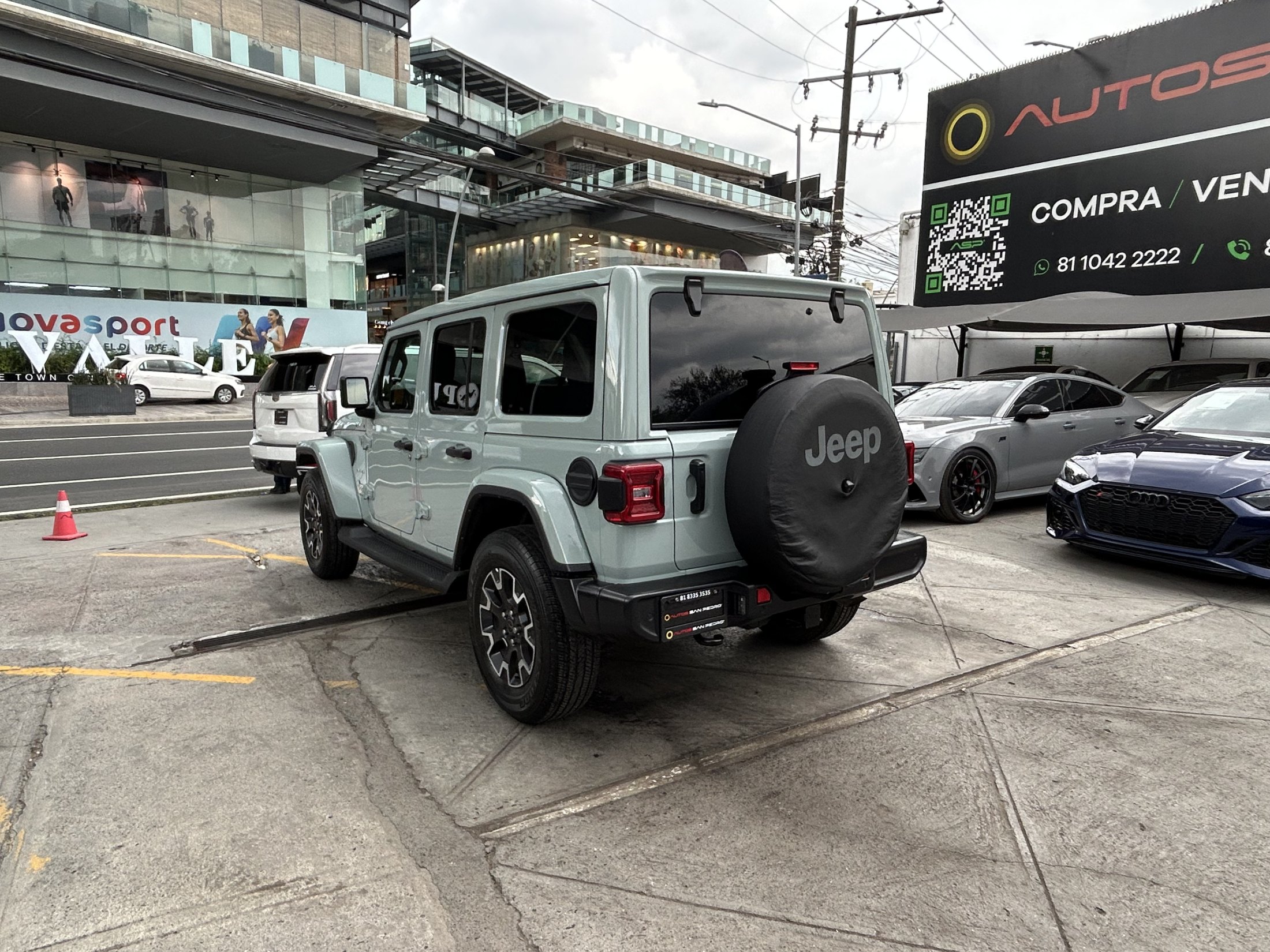Jeep Wrangler Unlimited Sahara Sky Freedom