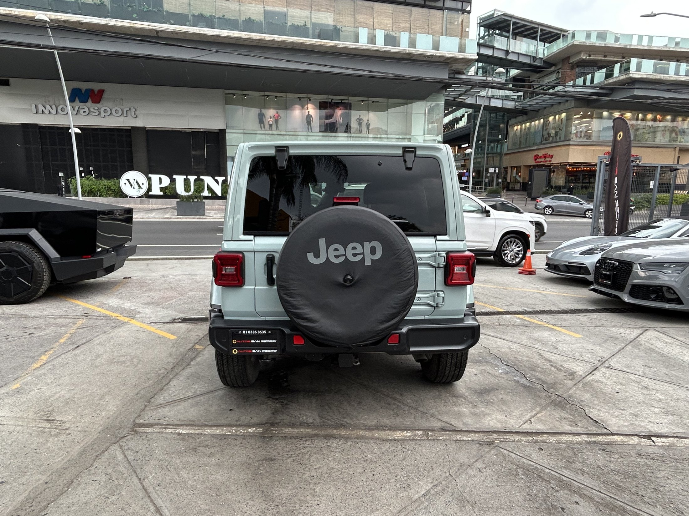Jeep Wrangler Unlimited Sahara Sky Freedom