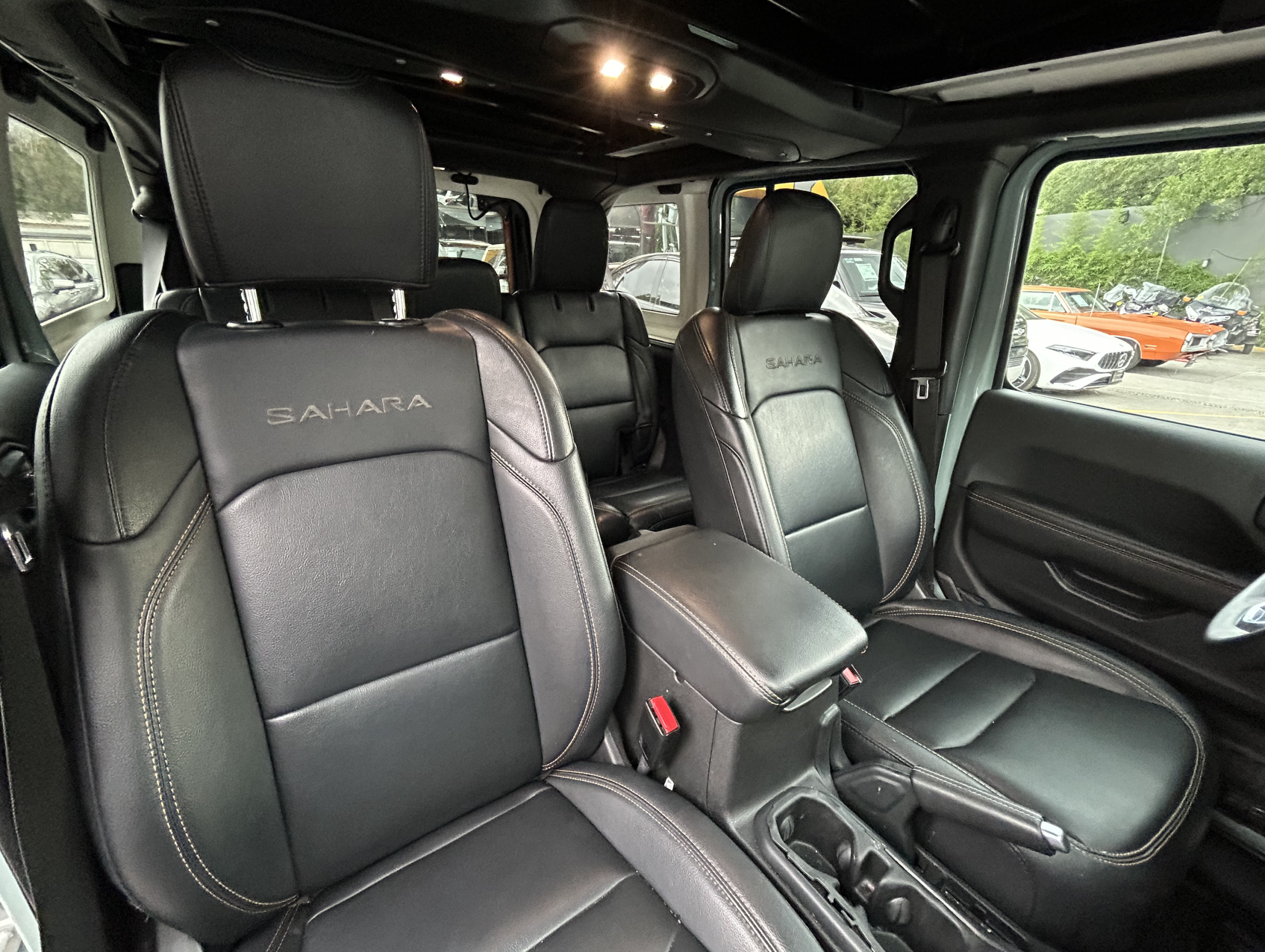 Jeep Wrangler Unlimited Sahara Sky Freedom