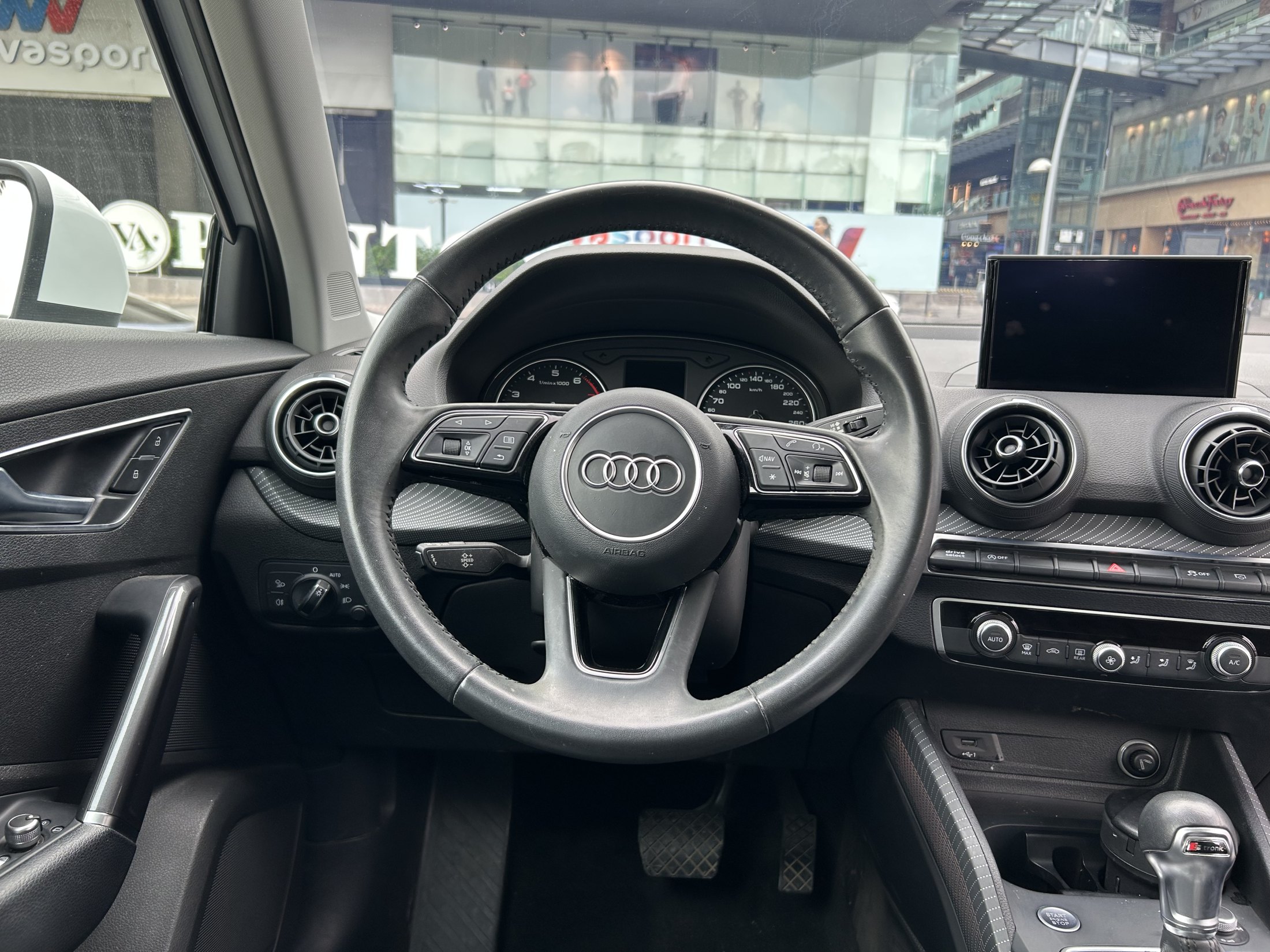 Audi Q2 Select