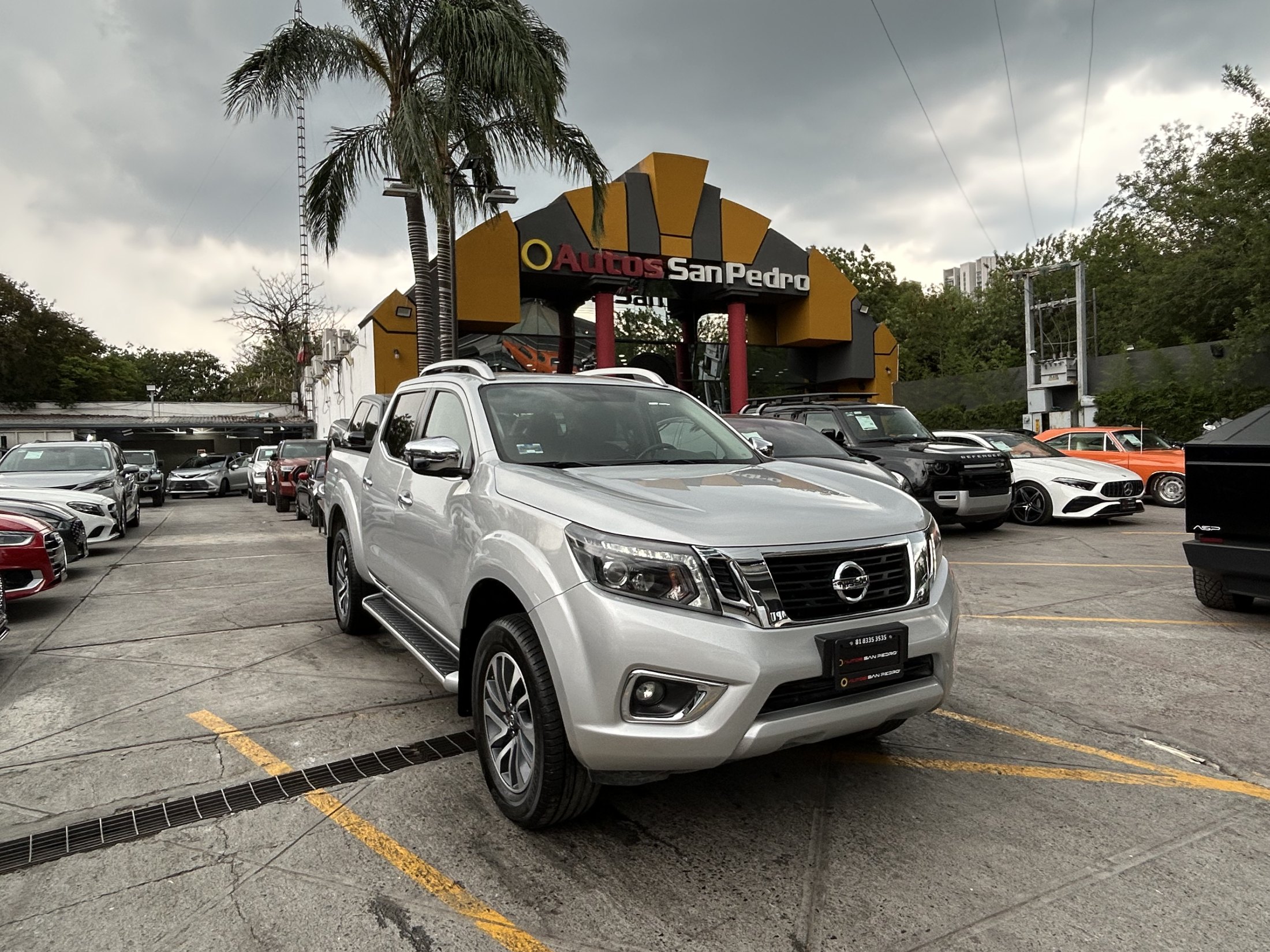 Nissan NP300 Frontier LE 4x4 Diesel