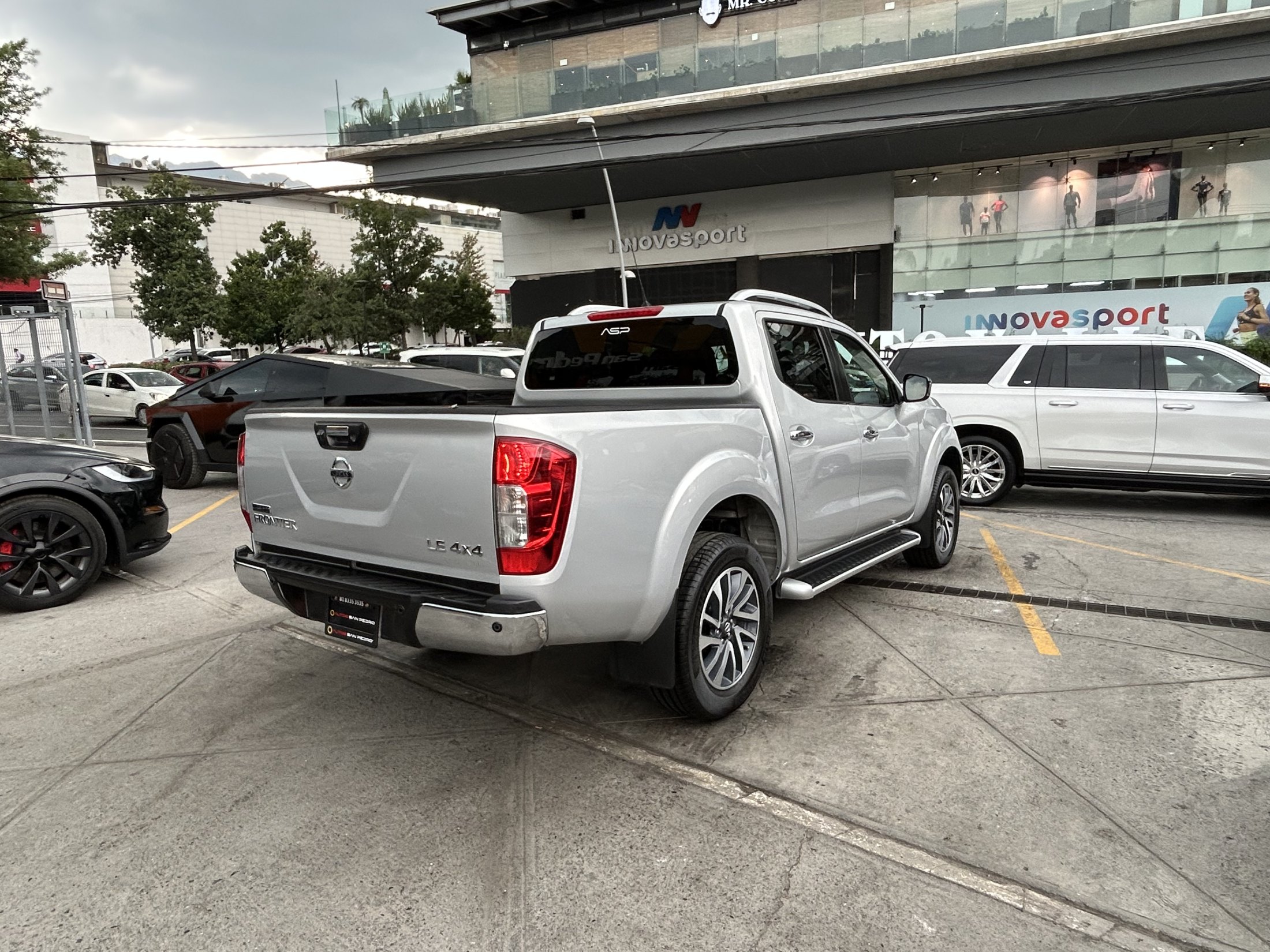 Nissan NP300 Frontier LE 4x4 Diesel