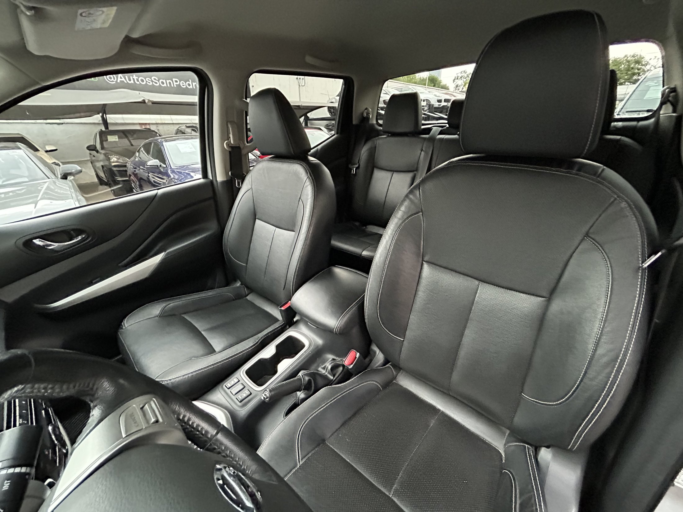Nissan NP300 Frontier LE 4x4 Diesel