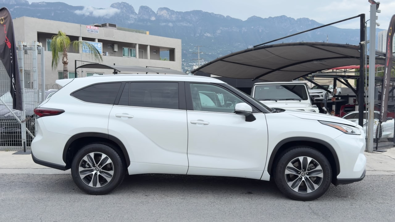 TOYOTA HIGHLANDER XLE HEV PIEL 2024