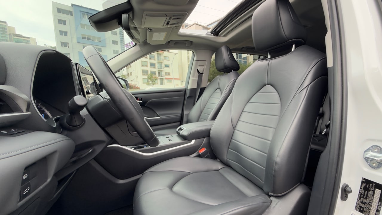 TOYOTA HIGHLANDER XLE HEV PIEL 2024
