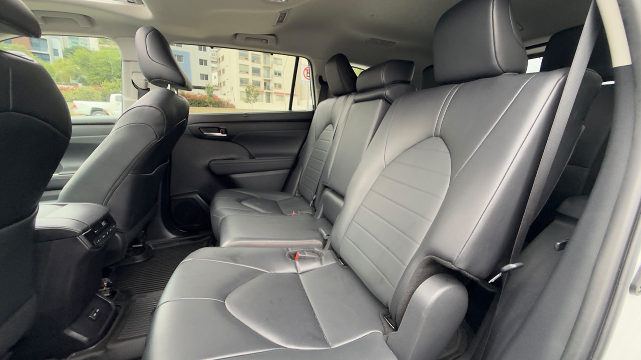 TOYOTA HIGHLANDER XLE HEV PIEL 2024