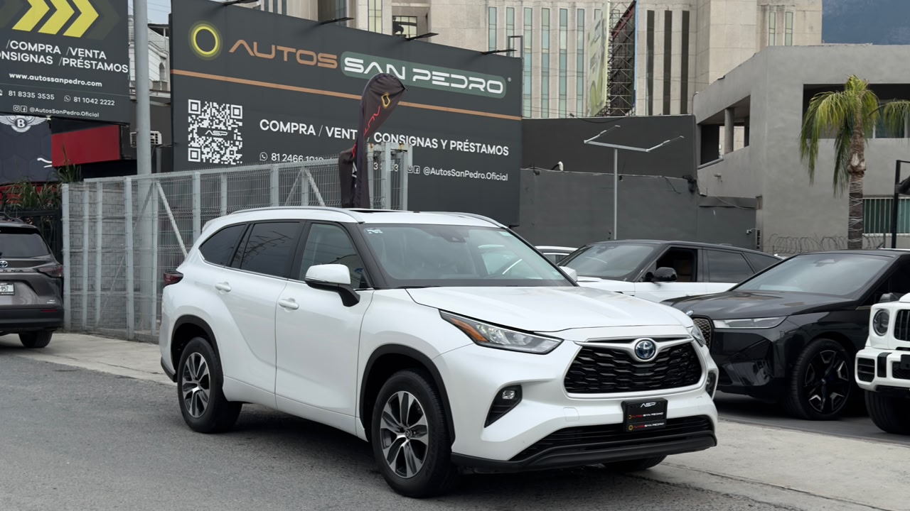 TOYOTA HIGHLANDER XLE HEV PIEL 2024