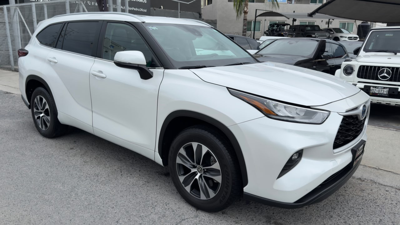 TOYOTA HIGHLANDER XLE HEV PIEL 2024
