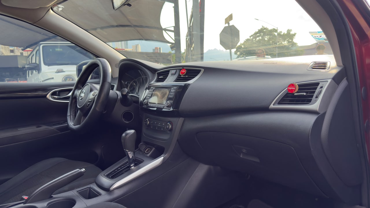 NISSAN SENTRA ADVANCE 2017