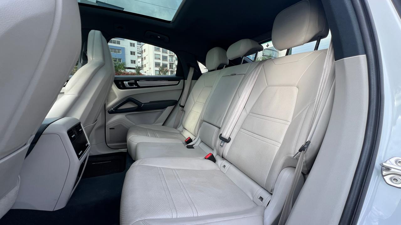 PORSCHE CAYENNE COUPE 2023