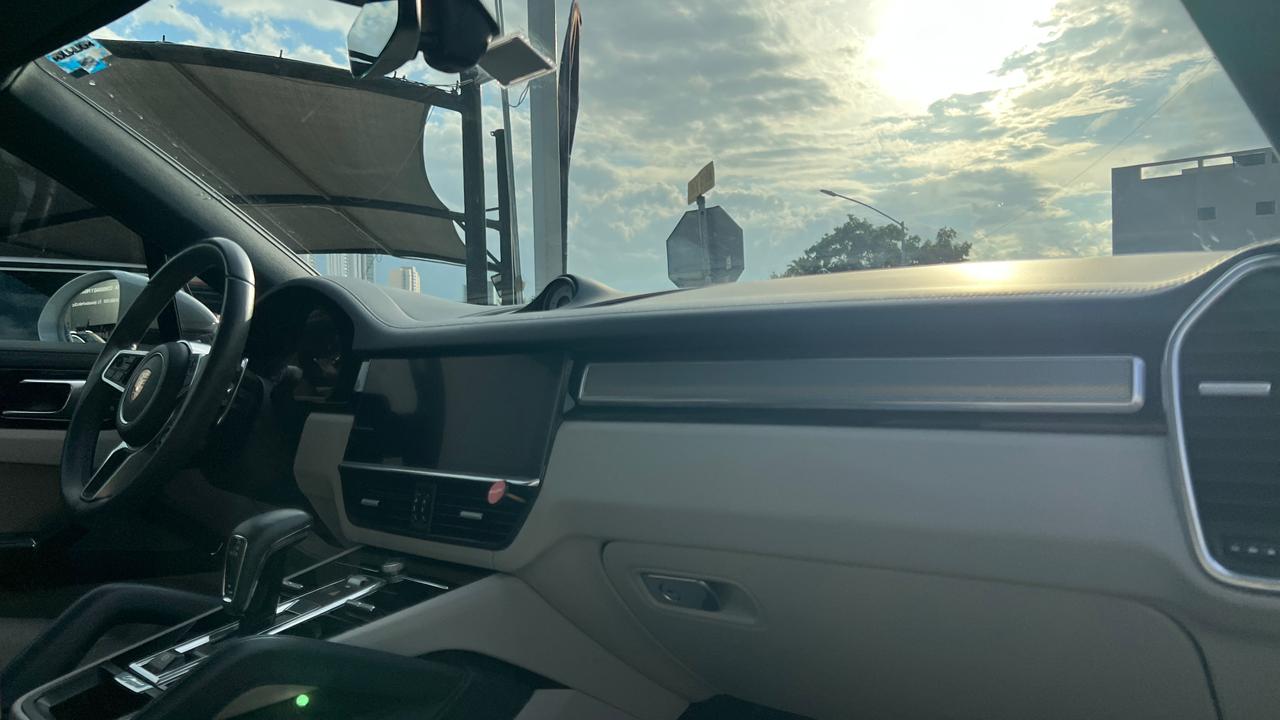 PORSCHE CAYENNE COUPE 2023