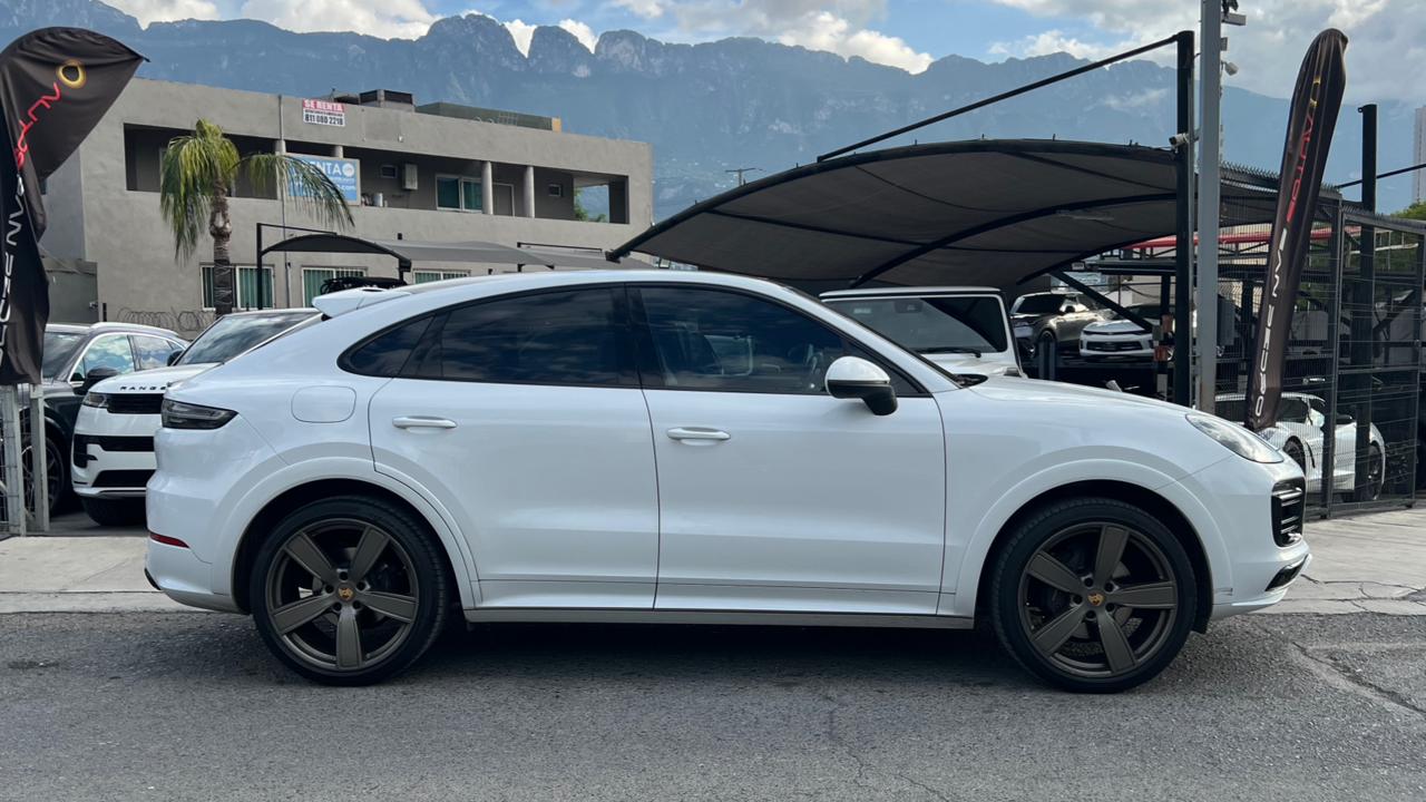 PORSCHE CAYENNE COUPE 2023
