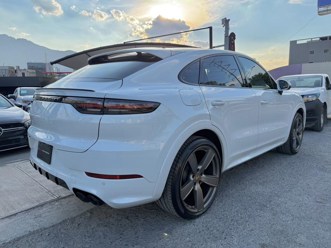 PORSCHE CAYENNE COUPE 2023