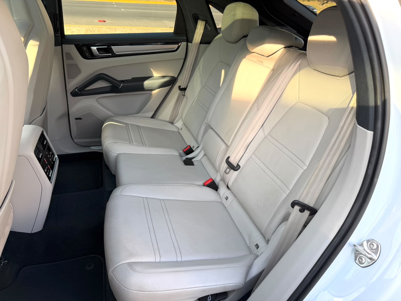 PORSCHE CAYENNE COUPE 2023