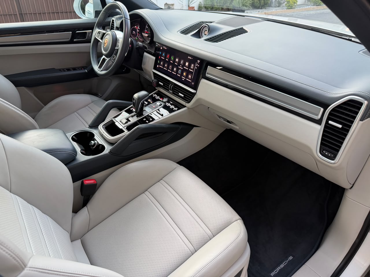PORSCHE CAYENNE COUPE 2023