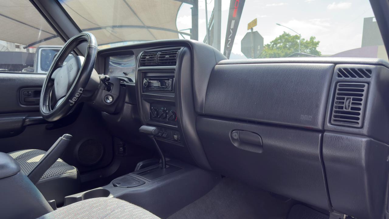 JEEP CHEROKEE 2000