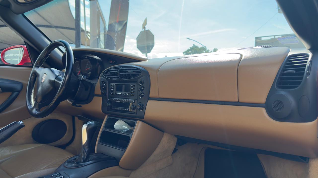PORSCHE BOXSTER CABRIOLET 2001
