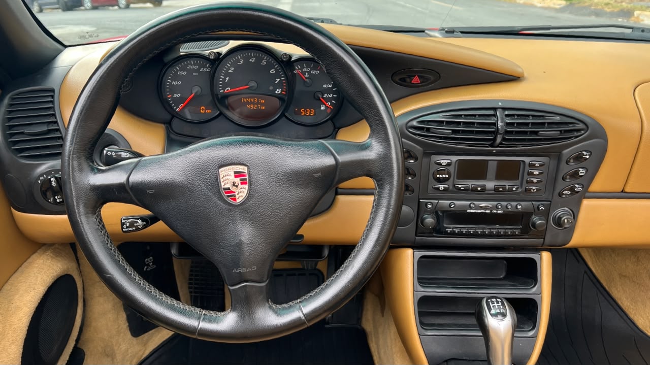 PORSCHE BOXSTER CABRIOLET 2001