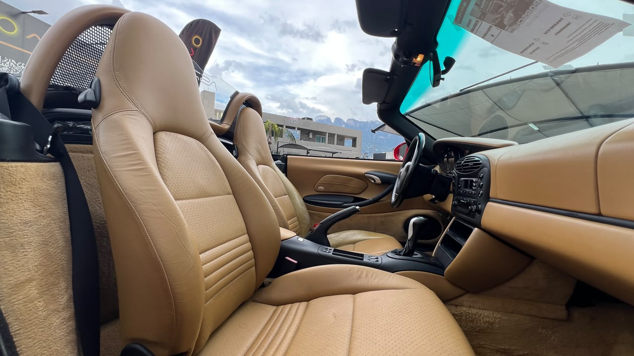 PORSCHE BOXSTER CABRIOLET 2001