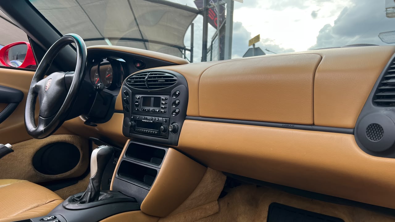 PORSCHE BOXSTER CABRIOLET 2001