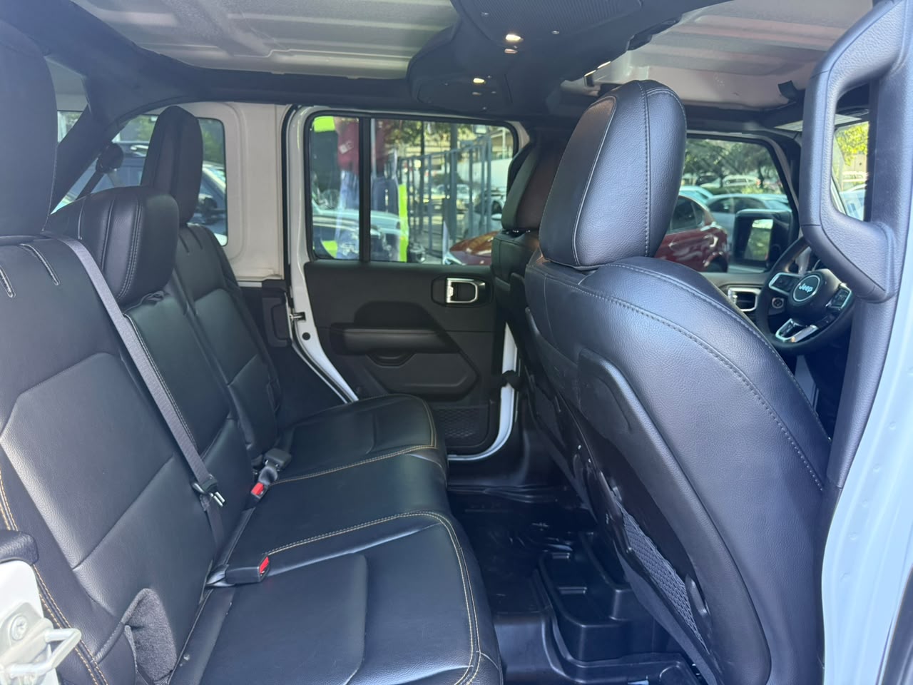 WRANGLER SAHARA UNLIMITED 4X4