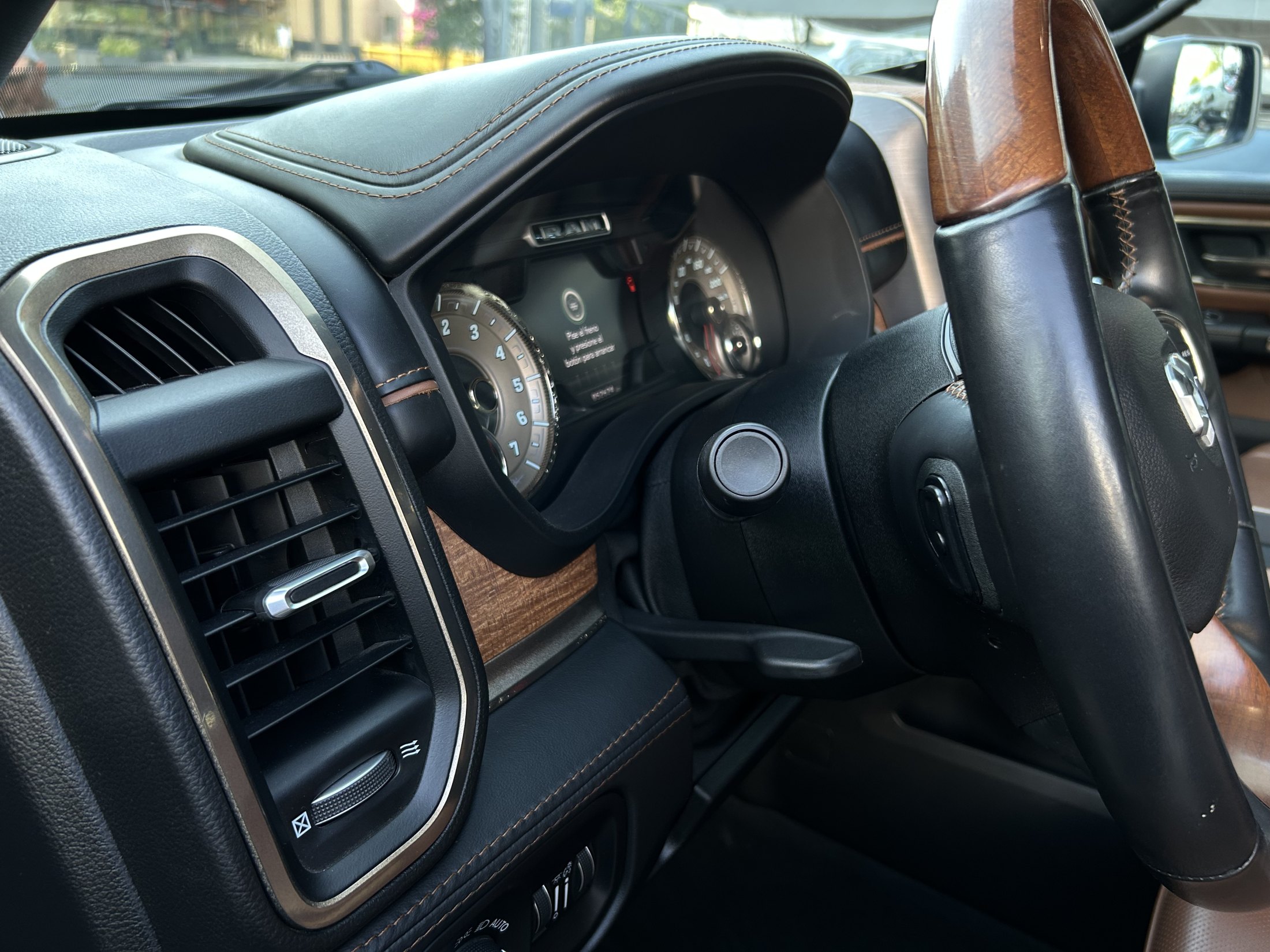 RAM 1500 MILD HYBRID LONGHORN