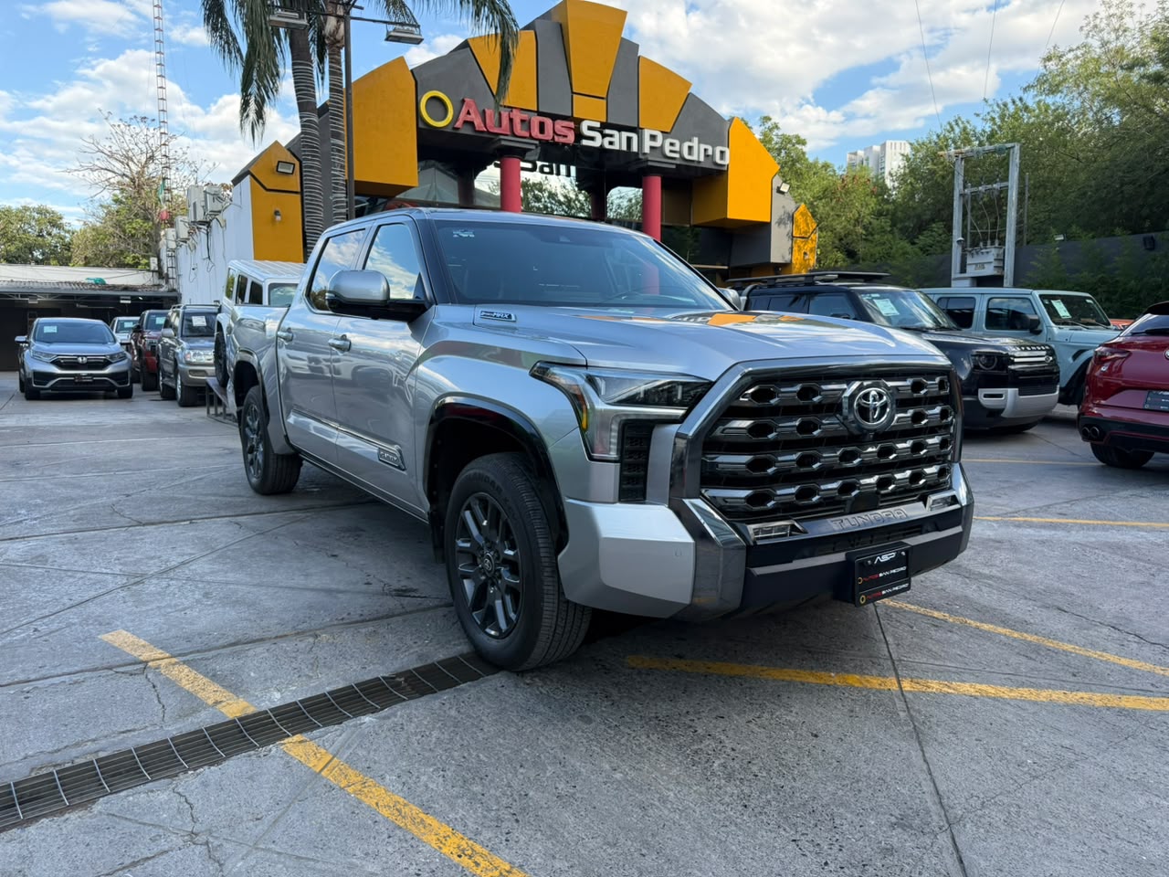 TUNDRA HV 4X4 PLATINUM CREW MAX