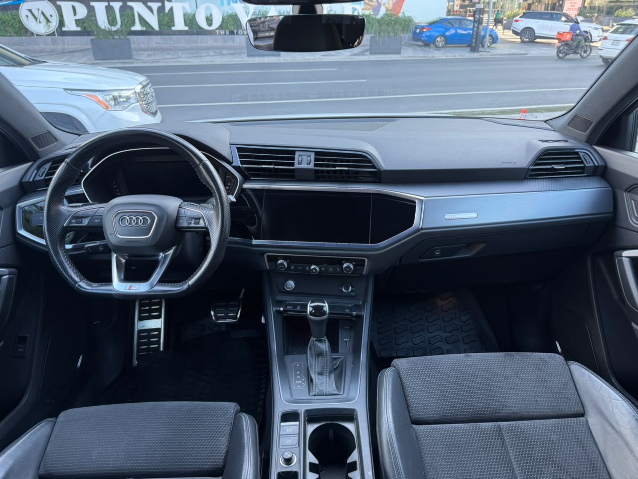 Q3 S TRONIC
