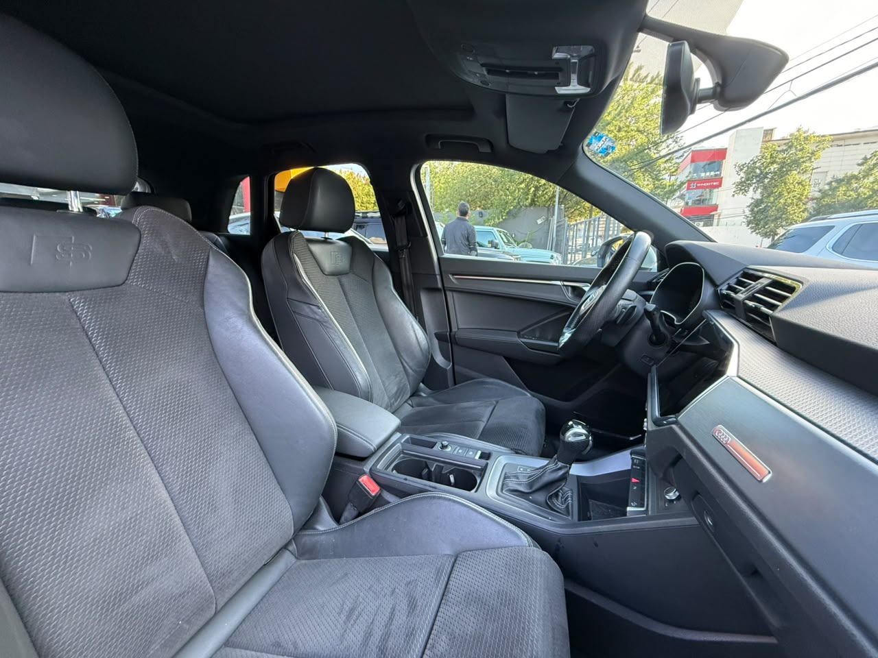 Q3 S TRONIC