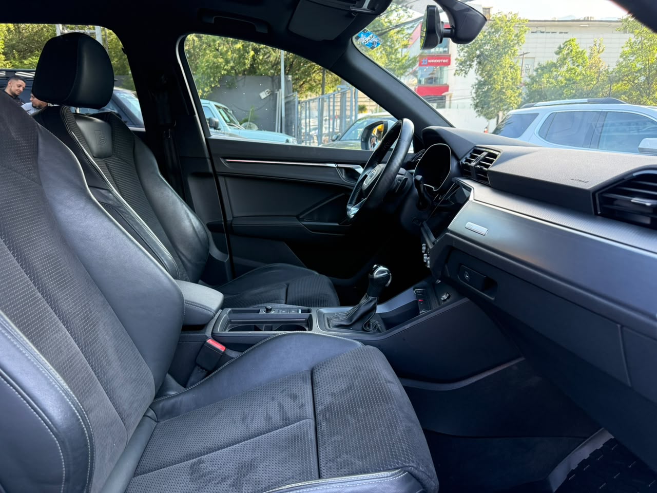 Q3 S TRONIC