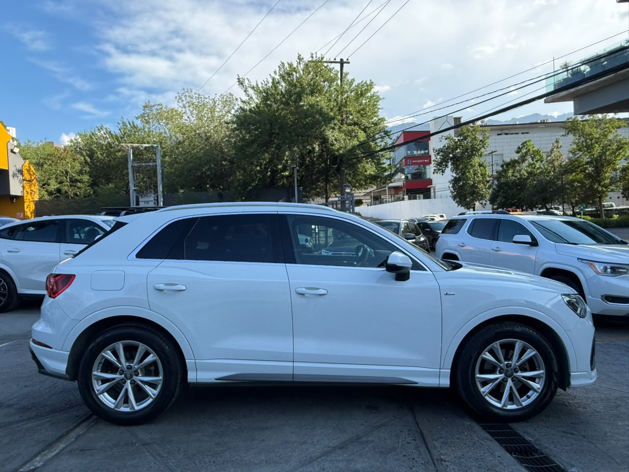 Q3 S TRONIC