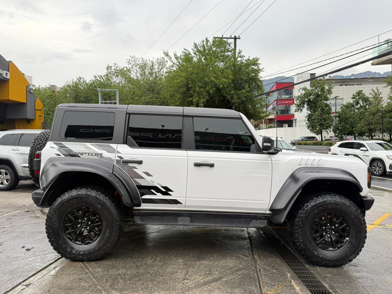 BRONCO RAPTOR 4X4