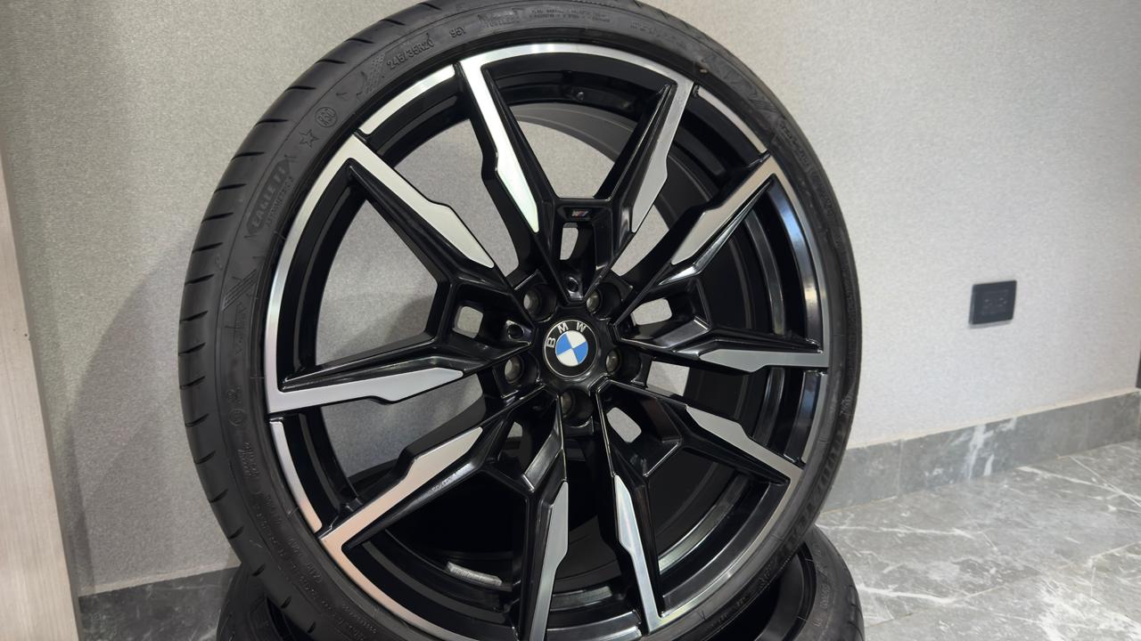 JUEGO DE RINES BMW PROGRESIVOS 245/35R20 - 275/30R20