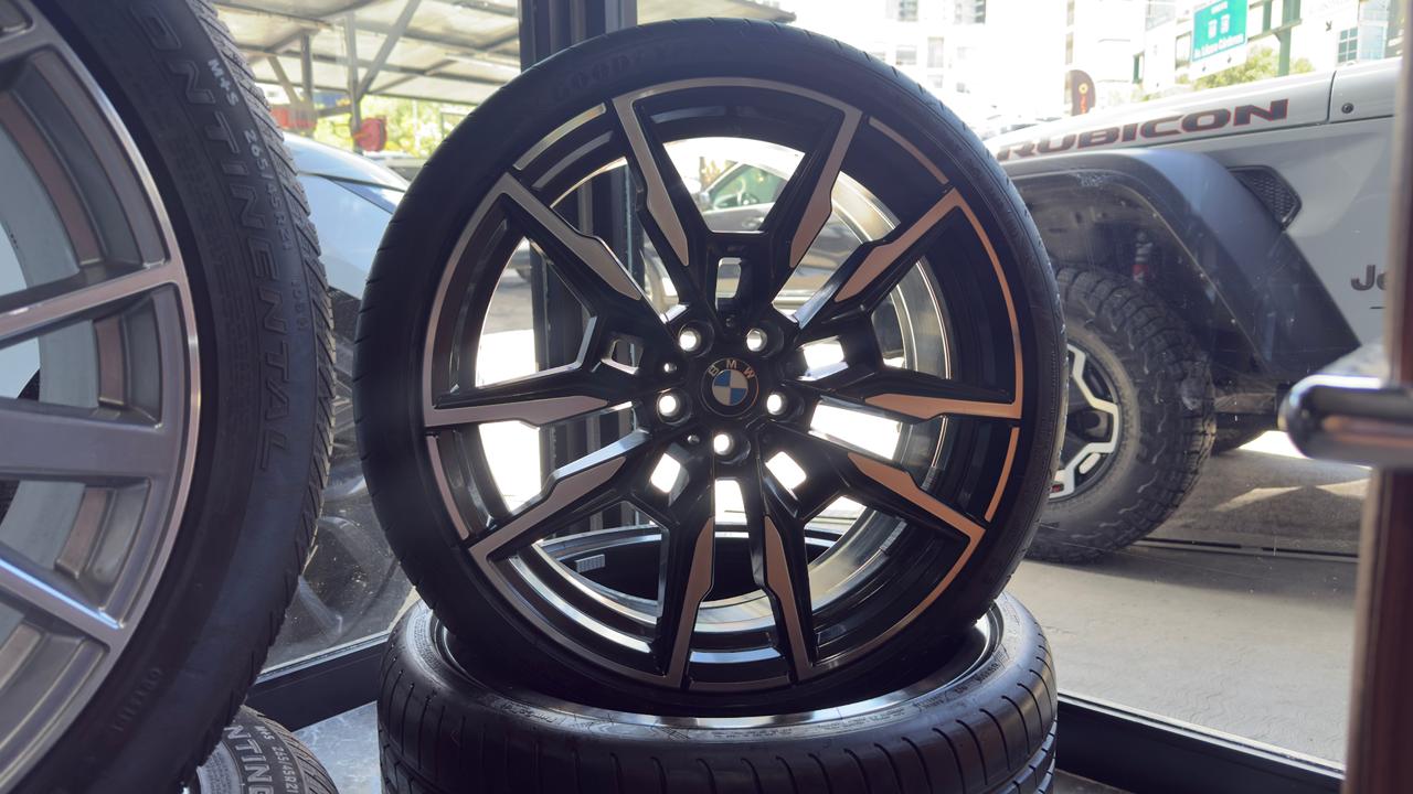 JUEGO DE RINES BMW PROGRESIVOS 245/35R20 - 275/30R20