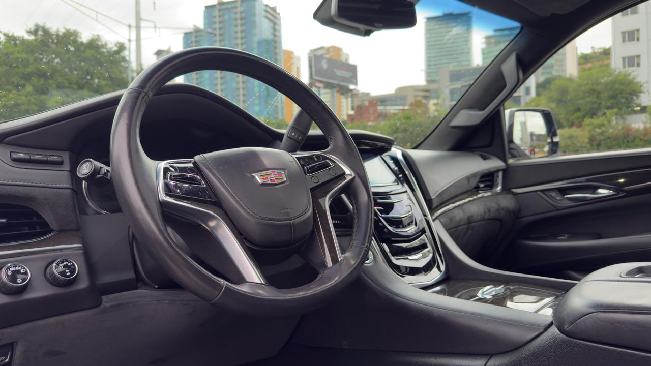 CADILLAC ESCALADE ESV 2017