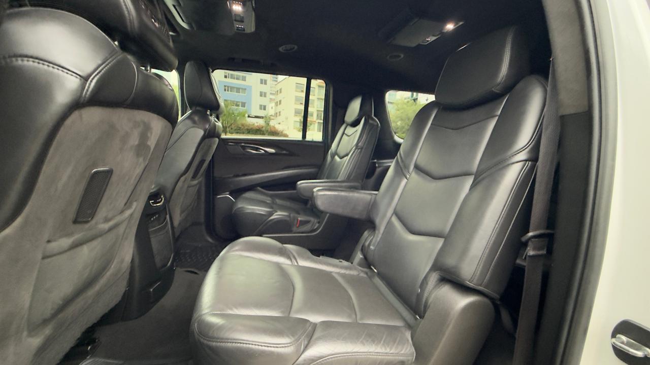 CADILLAC ESCALADE ESV 2017