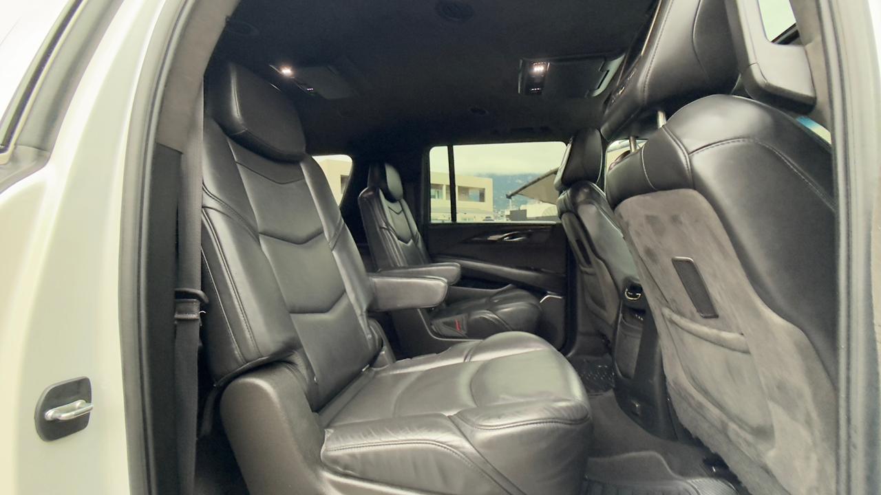 CADILLAC ESCALADE ESV 2017