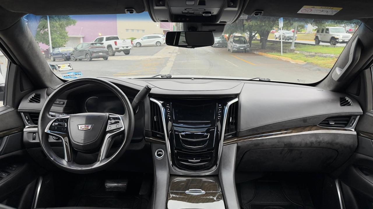 CADILLAC ESCALADE ESV 2017