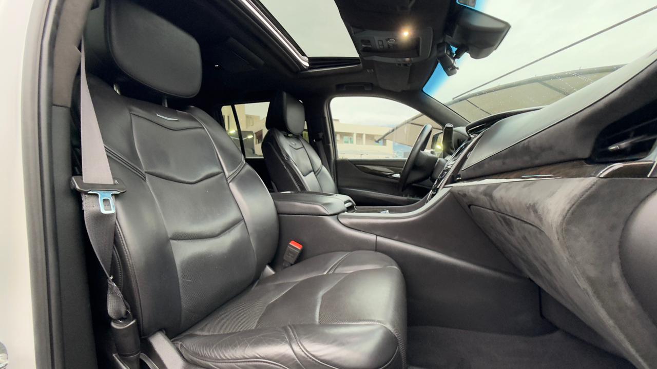 CADILLAC ESCALADE ESV 2017