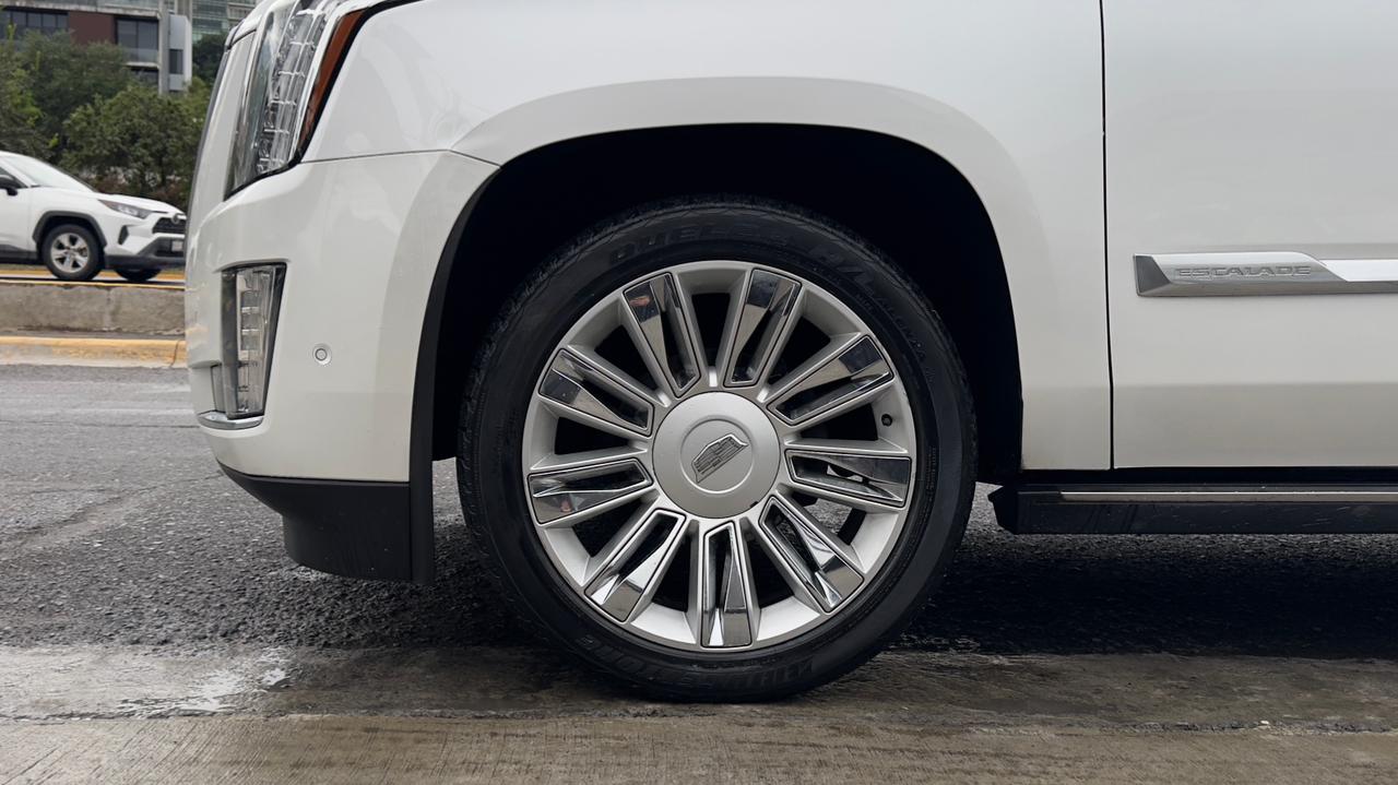 CADILLAC ESCALADE ESV 2017